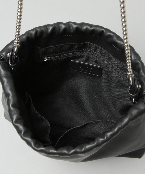 HARE（ハレ）の「シンセティックレザーキンチャクバッグ(HARE)（ショルダーバッグ・レディース・ブラック・FREE）」の10枚目の写真