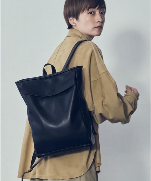 Legato Largo（レガートラルゴ）の「【WEB限定】Legato Largo　≪Lineare ≫ PC収納リュック＊（バックパック/リュック・レディース・ブラック/ブラウン/アイボリー・FREE）」の3枚目の写真