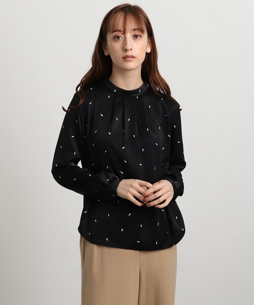 INDIVI(インディヴィ)の「◆【春カラー/洗える】幾何学ドット スタンドカラーブラウス(シャツ/ブラウス・レディース・ホワイト系6/ブラック系5/サックスブルー系5・38/36/15 /05/13/19/03/34/42/40)」の2枚目の写真