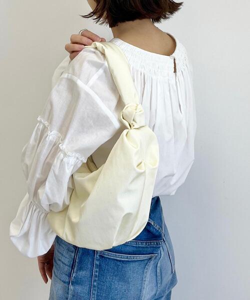 CITEN(シテン)の「<CITEN(シテン)>パデッド ノット バッグ(ハンドバッグ・レディース・ブラック/オフホワイト/ケリー・FREE)」の8枚目の写真