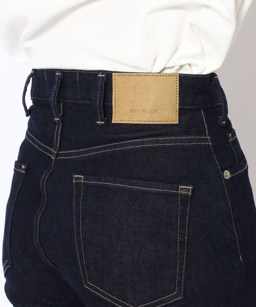 B'2nd(ビーセカンド)の「BIT BLUE(ビットブルー) ストレッチスリムストレートデニム(デニムパンツ・レディース・インディゴブルー・26/23/24/25)」の14枚目の写真