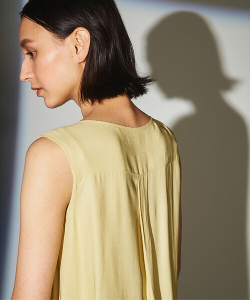 GRACE CLASS（グレースクラス）の「フラワー刺繍ノースリーブ（タンクトップ・レディース・イエロー/ラベンダー・36）」の4枚目の写真