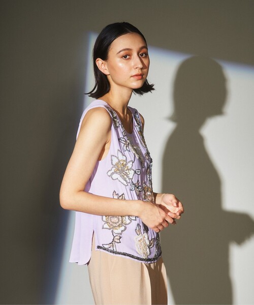 GRACE CLASS（グレースクラス）の「フラワー刺繍ノースリーブ（タンクトップ・レディース・イエロー/ラベンダー・36）」の14枚目の写真