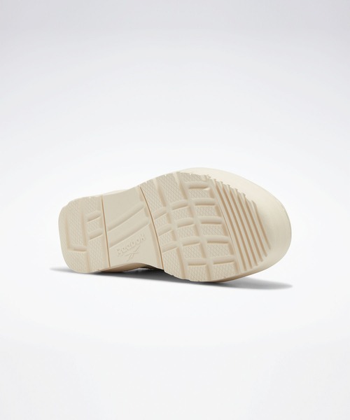 Reebok（リーボック）の「クラブシー / Club C Double Geo（スニーカー・レディース・アイボリー/ホワイト×ホワイト・22.5cm/23.5cm/24.5cm/25.5cm/23.0cm/24.0cm/25.0cm/26.0cm/22.0cm）」の6枚目の写真