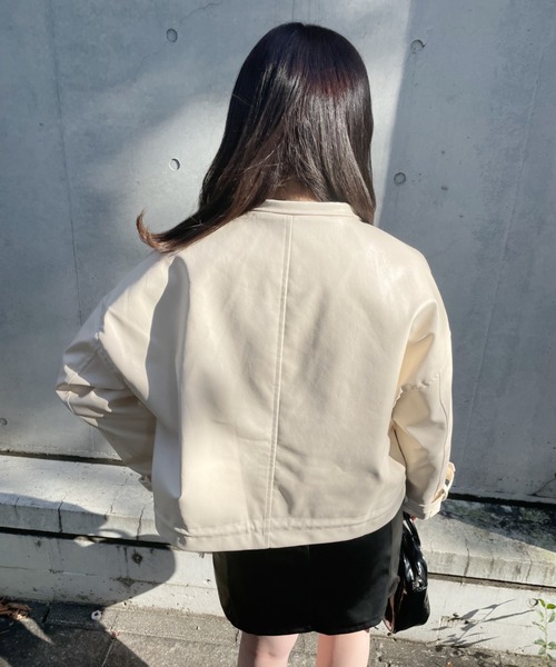 nemne store(ネンネストア)の「ショート丈フェイクレザーブルゾン(ブルゾン・レディース・アイボリー/ブラック・フリー)」の16枚目の写真