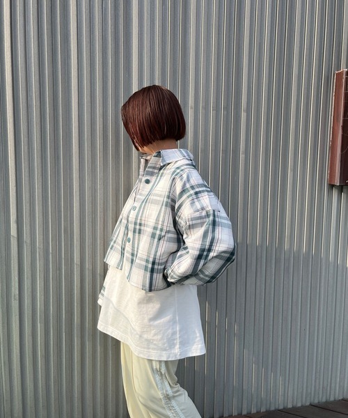 JUGLANS(ユグランス)の「☆ 一枚で主役級。チェック柄ロングカフスショート丈シャツ S1575(シャツ/ブラウス・レディース・ピンク/グリーン・FREE)」の11枚目の写真