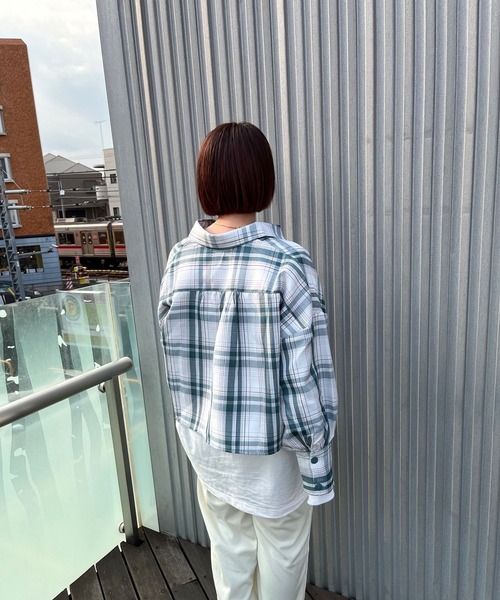JUGLANS(ユグランス)の「☆ 一枚で主役級。チェック柄ロングカフスショート丈シャツ S1575(シャツ/ブラウス・レディース・ピンク/グリーン・FREE)」の13枚目の写真