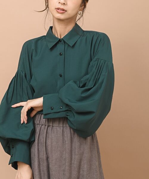 rps（アールピーエス）の「スパンブロードボリュームタック袖ブラウス（シャツ/ブラウス・レディース・ブラック/オフホワイト/ラベンダー/ダークグリーン・M/フリー）」の3枚目の写真