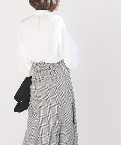 rps（アールピーエス）の「スパンブロードボリュームタック袖ブラウス（シャツ/ブラウス・レディース・ブラック/オフホワイト/ラベンダー/ダークグリーン・M/フリー）」の7枚目の写真