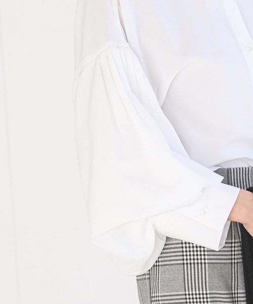 rps（アールピーエス）の「スパンブロードボリュームタック袖ブラウス（シャツ/ブラウス・レディース・ブラック/オフホワイト/ラベンダー/ダークグリーン・M/フリー）」の10枚目の写真