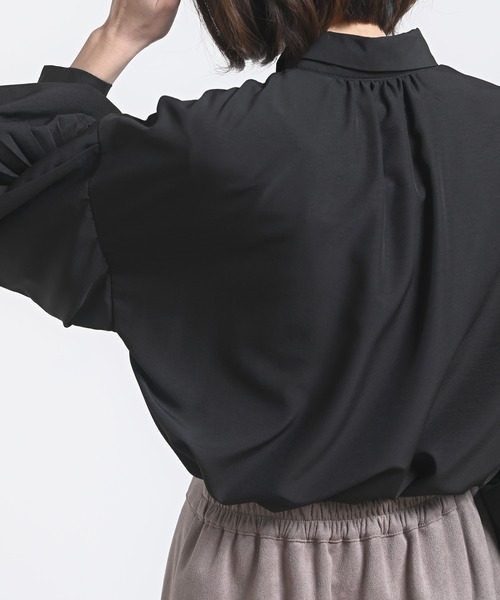 rps（アールピーエス）の「スパンブロードボリュームタック袖ブラウス（シャツ/ブラウス・レディース・ブラック/オフホワイト/ラベンダー/ダークグリーン・M/フリー）」の22枚目の写真