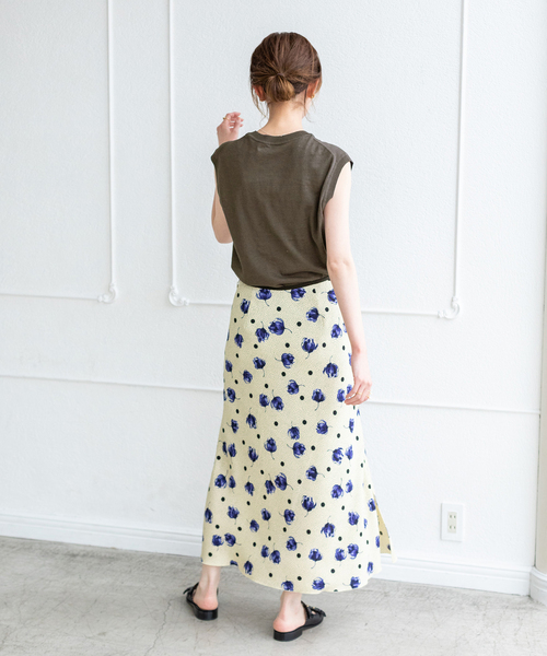 IENA（イエナ）の「コットン麻ノースリーブプルオーバー（ニット/セーター・レディース・グレー/パープル/ホワイト/イエロー/ベージュ・FREE）」の6枚目の写真