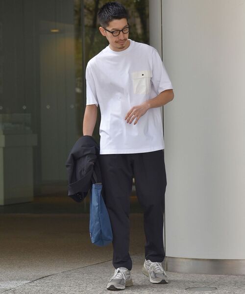 SHIPS(シップス)の「SHIPS:〈遮熱/UVカット/吸水速乾/接触冷感〉SHELTECH(R) フラップポケット Tシャツ(Tシャツ/カットソー・メンズ・ホワイト/ブラック/ブルー・SMALL/MEDIUM/LARGE/X-LARGE)」の4枚目の写真