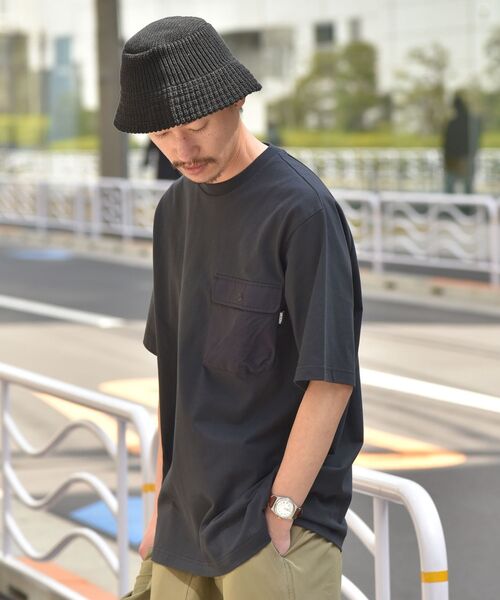 SHIPS(シップス)の「SHIPS:〈遮熱/UVカット/吸水速乾/接触冷感〉SHELTECH(R) フラップポケット Tシャツ(Tシャツ/カットソー・メンズ・ホワイト/ブラック/ブルー・SMALL/MEDIUM/LARGE/X-LARGE)」の16枚目の写真