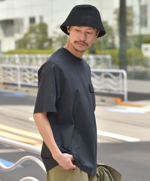 SHIPS(シップス)の「SHIPS:〈遮熱/UVカット/吸水速乾/接触冷感〉SHELTECH(R) フラップポケット Tシャツ(Tシャツ/カットソー・メンズ・ホワイト/ブラック/ブルー・SMALL/MEDIUM/LARGE/X-LARGE)」の7枚目の写真