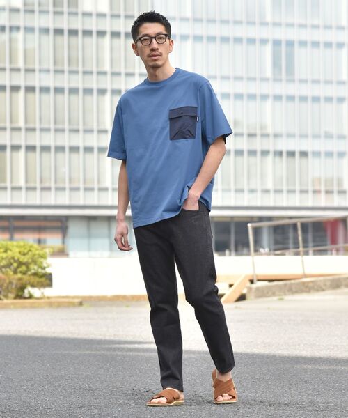 SHIPS(シップス)の「SHIPS:〈遮熱/UVカット/吸水速乾/接触冷感〉SHELTECH(R) フラップポケット Tシャツ(Tシャツ/カットソー・メンズ・ホワイト/ブラック/ブルー・SMALL/MEDIUM/LARGE/X-LARGE)」の17枚目の写真