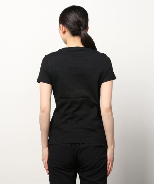 Guess（ゲス）の「Triangle Logo Icon Tee（Tシャツ/カットソー・レディース・ブラック/ホワイト・SMALL/MEDIUM/X-SMALL）」の9枚目の写真