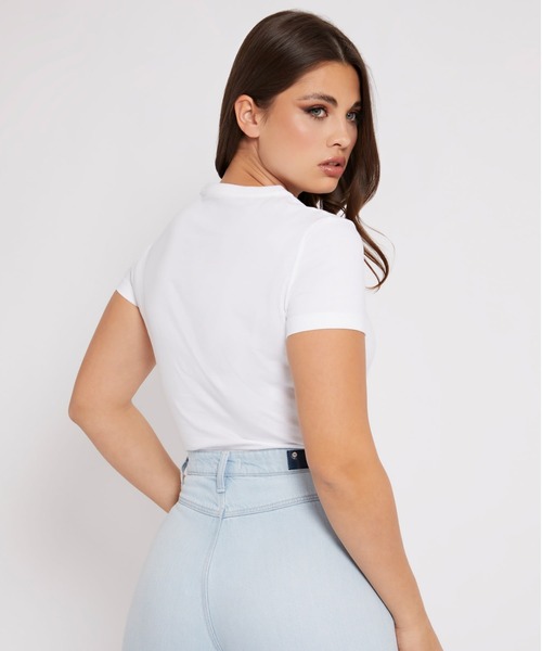 Guess（ゲス）の「Triangle Logo Icon Tee（Tシャツ/カットソー・レディース・ブラック/ホワイト・SMALL/MEDIUM/X-SMALL）」の3枚目の写真