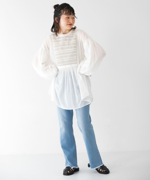 KBF（ケイビーエフ）の「スモッキングギャザーブラウス（シャツ/ブラウス・レディース・ブラック/オフホワイト/アイボリー・ONE）」の8枚目の写真