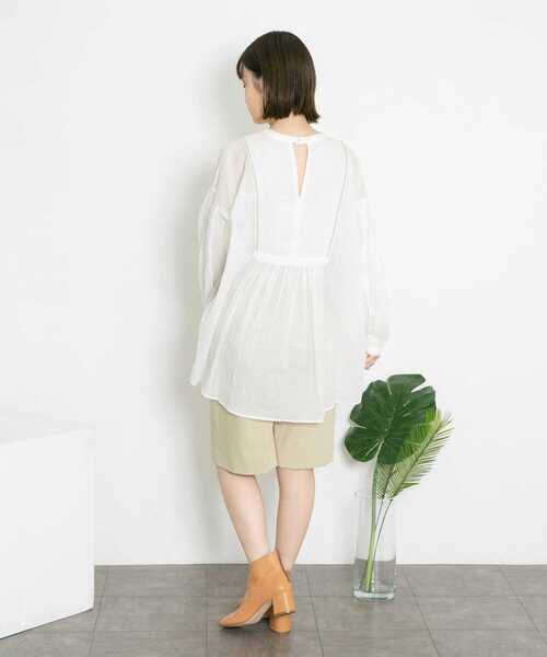 KBF（ケイビーエフ）の「スモッキングギャザーブラウス（シャツ/ブラウス・レディース・ブラック/オフホワイト/アイボリー・ONE）」の13枚目の写真