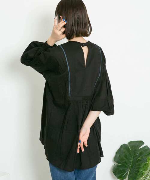 KBF（ケイビーエフ）の「スモッキングギャザーブラウス（シャツ/ブラウス・レディース・ブラック/オフホワイト/アイボリー・ONE）」の19枚目の写真