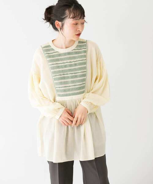 KBF（ケイビーエフ）の「スモッキングギャザーブラウス（シャツ/ブラウス・レディース・ブラック/オフホワイト/アイボリー・ONE）」の10枚目の写真