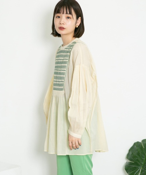 KBF（ケイビーエフ）の「スモッキングギャザーブラウス（シャツ/ブラウス・レディース・ブラック/オフホワイト/アイボリー・ONE）」の20枚目の写真