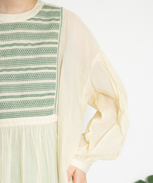 KBF（ケイビーエフ）の「スモッキングギャザーブラウス（シャツ/ブラウス・レディース・ブラック/オフホワイト/アイボリー・ONE）」の21枚目の写真