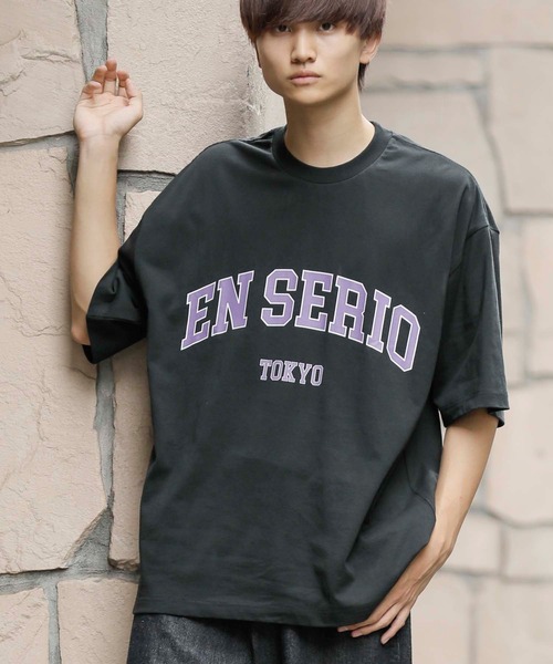 En serio TOKYO(エンソリオトーキョー)の「アーチロゴ ビッグシルエット TEE(Tシャツ/カットソー・メンズ・ホワイト/ブラック/グリーン・LL/M/L)」の2枚目の写真