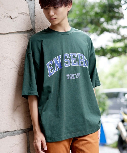 En serio TOKYO(エンソリオトーキョー)の「アーチロゴ ビッグシルエット TEE(Tシャツ/カットソー・メンズ・ホワイト/ブラック/グリーン・LL/M/L)」の4枚目の写真