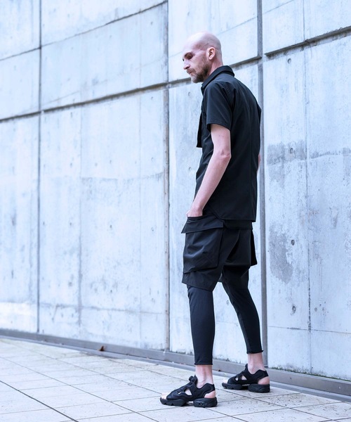 CIVILIZED(シヴィライズド)の「MILITARY SHORT PANTS(カーゴパンツ・メンズ・ブラック・3/2)」の5枚目の写真