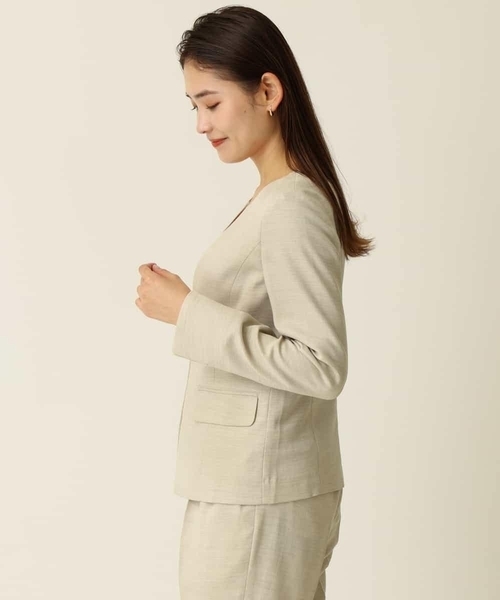 a.v.v(アーヴェヴェ)の「【洗える/セットアップ対応】麻調ツイルキーネックジャケット(ノーカラージャケット・レディース・ネイビー/ベージュ・36/38/40/42/34)」の12枚目の写真