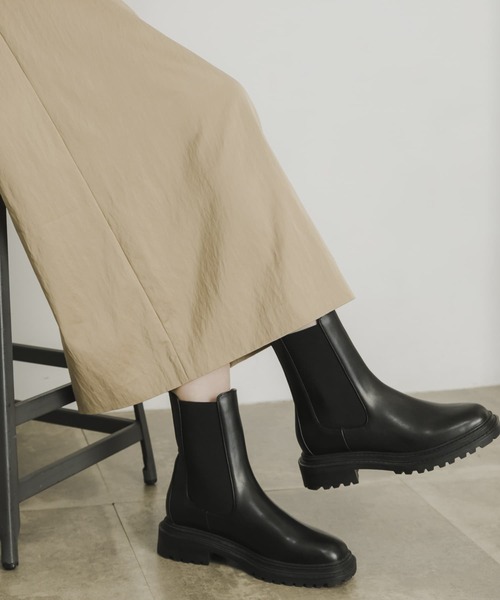 URBAN RESEARCH(アーバンリサーチ)の「サイドゴアブーツ(ブーツ・レディース・ブラック/キャメル・38/39/37)」の2枚目の写真