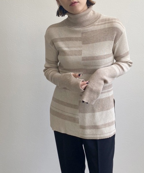 LHELBIE(レルビエ)の「ランダムボーダータートルネックリブニット(ニット/セーター・レディース・アイボリー/ブラック/レッド系その他/ブルー・M)」の18枚目の写真
