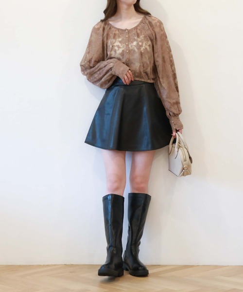 archives(アルシーヴ)の「ボリュームギャザーチュールブラウス(シャツ/ブラウス・レディース・ブラック/ブルー/アイボリー/モカ・MEDIUM)」の11枚目の写真