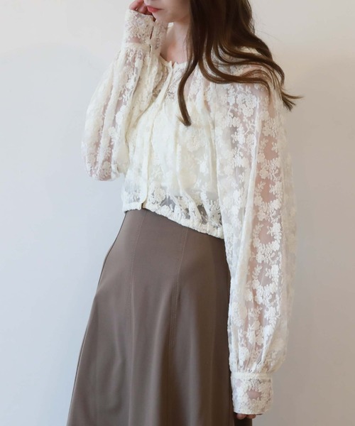 archives(アルシーヴ)の「ボリュームギャザーチュールブラウス(シャツ/ブラウス・レディース・ブラック/ブルー/アイボリー/モカ・MEDIUM)」の14枚目の写真