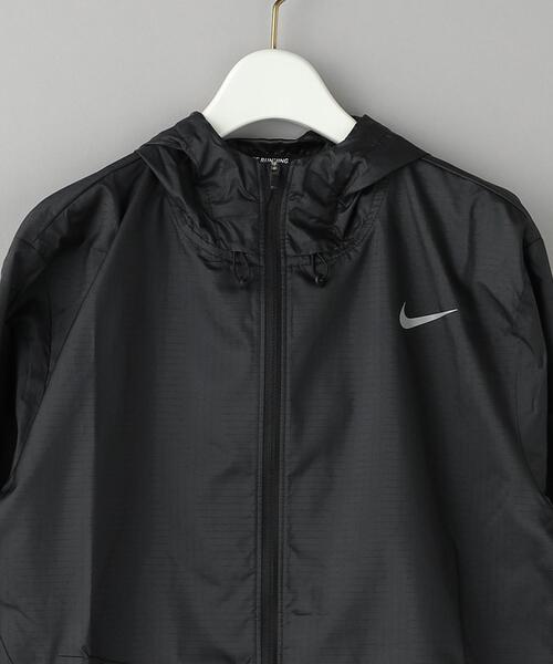 NIKE(ナイキ)の「<NIKE(ナイキ)>エッセンシャル ウィメンズ ランニング ジャケット(その他アウター・レディース・ブラック・M)」の7枚目の写真