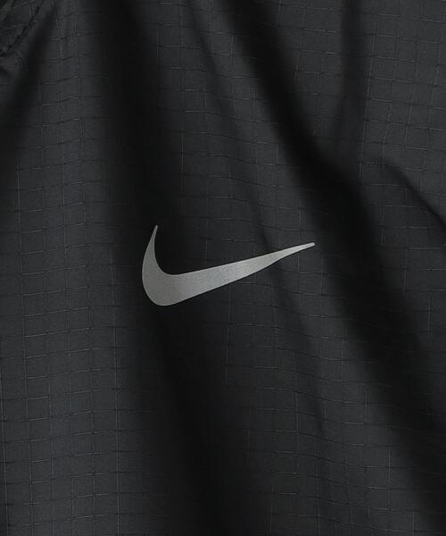 NIKE(ナイキ)の「<NIKE(ナイキ)>エッセンシャル ウィメンズ ランニング ジャケット(その他アウター・レディース・ブラック・M)」の3枚目の写真