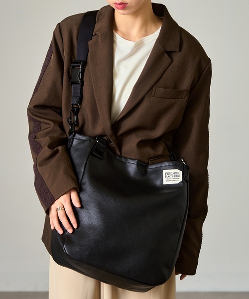 セール】【FREDRIK PACKERS】EC限定 A4ファイル収納可能！MISSION TOTE