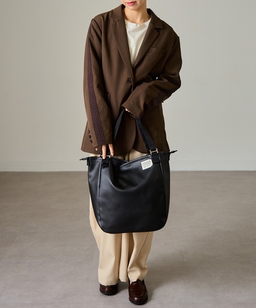 FREDRIK PACKERS(フレドリックパッカーズ)の「【FREDRIK PACKERS】EC限定 A4ファイル収納可能!MISSION TOTE S ECO LEATHER(トートバッグ・レディース・ブラック/アイボリー/ベージュ・FREE)」の9枚目の写真