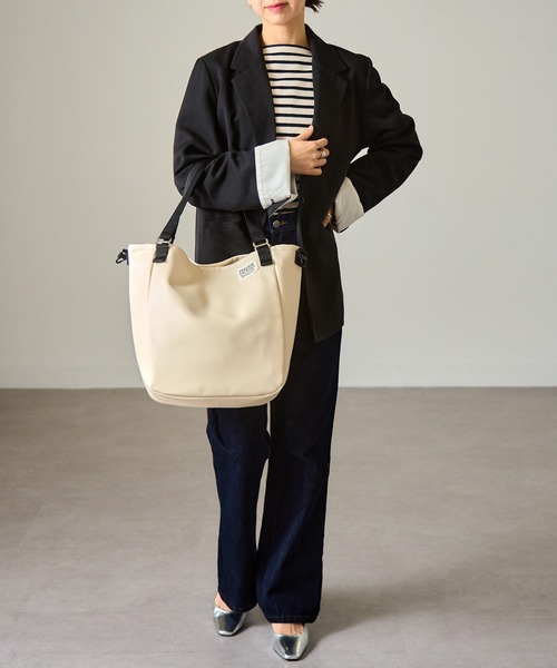 FREDRIK PACKERS(フレドリックパッカーズ)の「【FREDRIK PACKERS】EC限定 A4ファイル収納可能!MISSION TOTE S ECO LEATHER(トートバッグ・レディース・ブラック/アイボリー/ベージュ・FREE)」の20枚目の写真