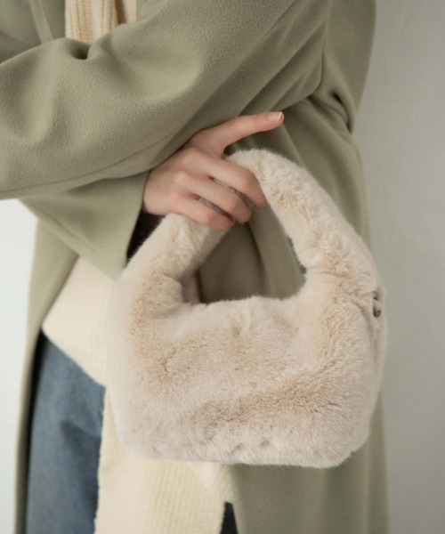 fifth(フィフス)の「2wayフェイクファーミニバッグ(ハンドバッグ・レディース・ライトベージュ/グリーン/ブラック・FREE)」の2枚目の写真