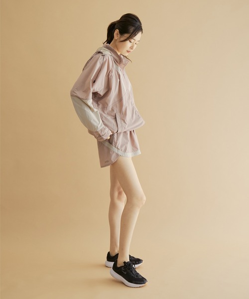 NERGY(ナージー)の「配色ウィンドブレーカー(ブルゾン・レディース・オフホワイト/ブラック/ピンク・FREE)」の6枚目の写真