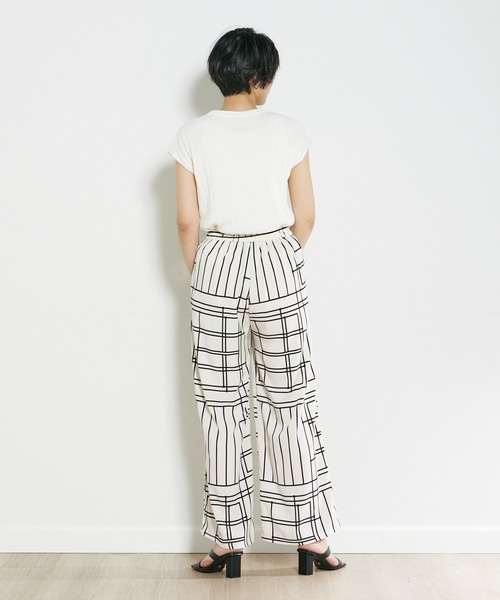 INED CLARO(イネドクラロ)の「コットンMIXフレンチスリーブニット(ニット/セーター・レディース・オフホワイト/サックスブルー/オレンジ・フリー)」の8枚目の写真