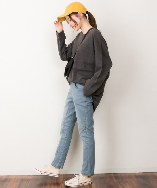 atONE(アットワン)の「atONE ウエストリブデニムサルエルパンツ(デニムパンツ・レディース・ブルー/ワンウォッシュ/ネイビー・M/3L/4L/LL/L)」の5枚目の写真