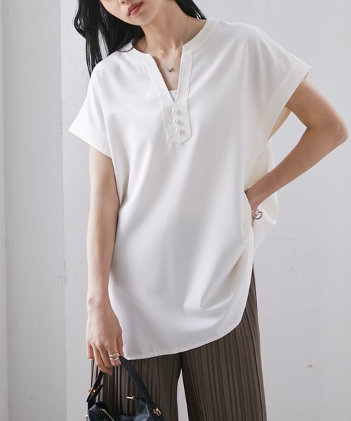 RANAN（ラナン）の「[接触冷感]きれいめパールキーネックブラウス（シャツ/ブラウス・レディース・オフホワイト/ブラック/サンドグレー/ネイビー/グレイッシュベージュ/カーキ・L/M/LL）」の11枚目の写真