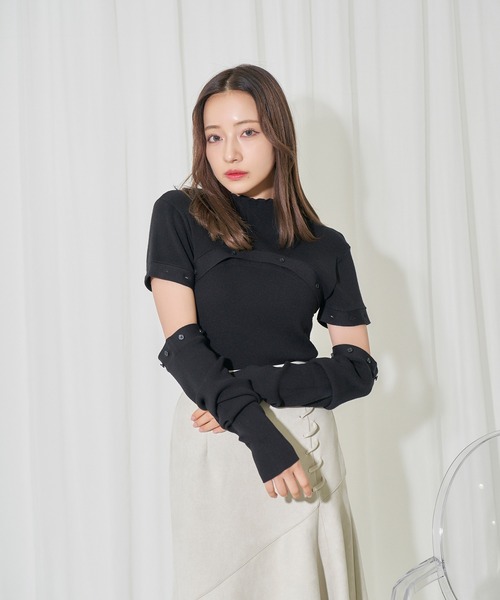 ANDGEEBEE(アンジービー)の「ボタンニットトップス(ニット/セーター・レディース・グレー/ブラック・MEDIUM)」の5枚目の写真