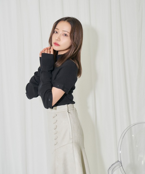 ANDGEEBEE(アンジービー)の「ボタンニットトップス(ニット/セーター・レディース・グレー/ブラック・MEDIUM)」の3枚目の写真