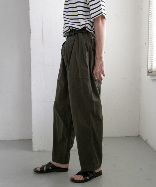 FORK&SPOON（フォークアンドスプーン）の「FORK&SPOON　1タック ベイカーパンツ（その他パンツ・メンズ・オリーブ/ブルー系その他・4/5）」の3枚目の写真