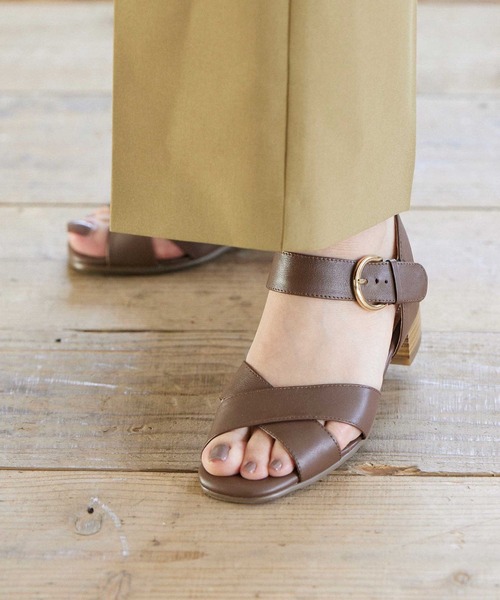 ing（イング）の「26SS新色追加【WEB限定】【3E】ストラップクロスサンダル（サンダル・レディース・アイボリー/ブラック/カーキ/シルバー/ブラウン/オレンジ/アンティークシルバー/キナリ・22.5cm/23cm/24cm/23.5cm/24.5cm）」の4枚目の写真